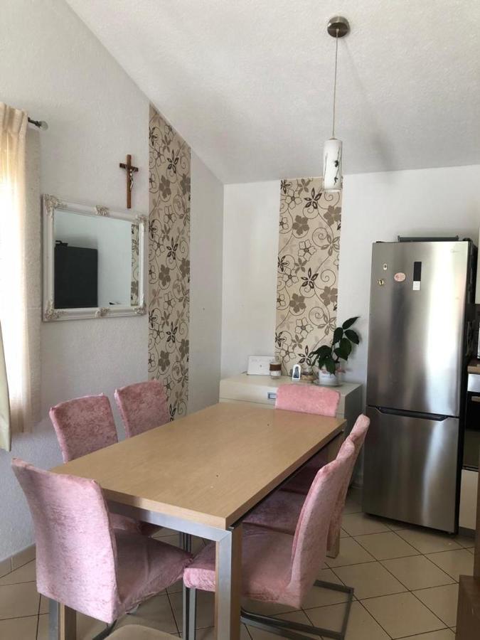 Apartment Nada 罗戈兹尼察 外观 照片